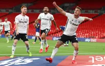 Fulham thắng kịch tính Brentford trong trận cầu 100 triệu bảng