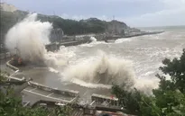 Bão Hagupit gây mưa lớn tại Thượng Hải (Trung Quốc)