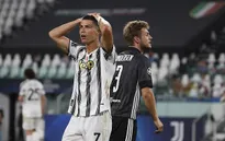Ronaldo lập cú đúp, Juventus vẫn bị loại khỏi Champions League