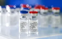 Nga tiêm phòng vaccine COVID-19 cho nhóm có nguy cơ cao