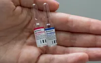 Nga bắt đầu tiêm vaccine ngừa COVID-19 cho khoảng 40.000 người tình nguyện