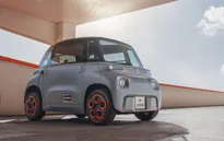 Pháp thử nghiệm dòng xe ô tô điện mini dành cho khách hàng 14 tuổi