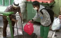 Đổi rác thải nhựa lấy kết nối Internet để học trực tuyến