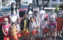 Dàn Hoa hậu, Á hậu tặng quà Trung thu cho các bệnh nhi