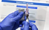 FBI cảnh báo nguy cơ tin tặc đánh cắp nghiên cứu vaccine COVID-19 của Mỹ