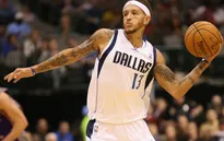 Chủ tịch Dallas Mavericks giúp đỡ cựu cầu thủ của CLB