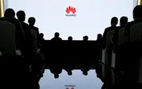 Huawei huy động tiền từ nhân viên sau các lệnh trừng phạt của Mỹ