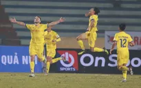 Khai màn V.League 2021: CLB Nam Định tạo bất ngờ trước CLB Hà Nội