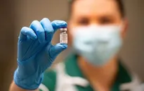 Phải mất nhiều năm nữa, vaccine COVID-19 mới "phủ sóng" toàn cầu