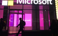 Microsoft thắng đậm