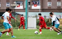 Giao hữu: ĐT nữ Việt Nam trút "cơn mưa bàn thắng" vào lưới cựu cầu thủ Hà Nội