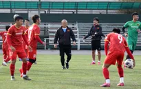 ĐT U23 Việt Nam tập buổi đầu tiên tại Bishkek, sớm bắt nhịp với chuyển động mới