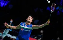 Loại Rasmus Gemke, Kento Momota vào tứ kết Pháp mở rộng