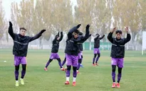 ĐT U23 Việt Nam miệt mài tập luyện trong giá lạnh, tập trung cao độ cho trận đấu với U23 Myanmar