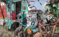 Xe bus đâm xe tải tại Ấn Độ khiến 14 người thiệt mạng, hàng chục người bị thương