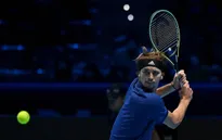 Thắng áp đảo Hurkacz, Alexander Zverev vào bán kết ATP Finals