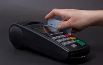 Sự khác biệt giữa thẻ ATM từ và gắn chip