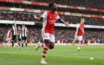 Saka - Martinelli tỏa sáng, Arsenal tìm lại cảm giác chiến thắng