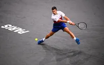 Nhọc nhằn đánh bại Fucsovics, Djokovic vào vòng 3 đơn nam Paris Masters