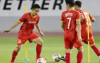 Tiền vệ Đỗ Hùng Dũng sẽ sang Singapore dự AFF Suzuki Cup 2020 muộn hơn các đồng đội