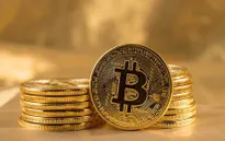 Giá vàng tăng cao, Bitcoin trở thành kênh trú ẩn mới?