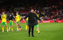 Thắng Brentford, Norwich vẫn sa thải HLV Daniel Farke
