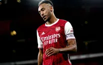 Arsenal chính thức tước băng đội trưởng của Aubameyang