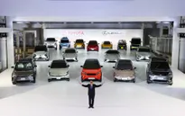 Toyota “rót” 70 tỷ USD phát triển xe điện