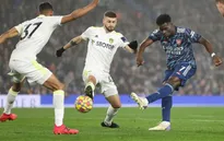 Thi đấu thăng hoa, Arsenal đè bẹp Leeds United