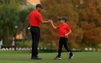 Cha con nhà Tiger Woods về nhì tại giải golf PNC Champions