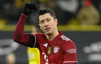Lewandowski tỏa sáng, Bayern Munich ngược dòng ấn tượng trước Dortmund