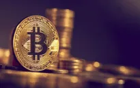 Bitcoin xô đổ mốc 52.000 USD