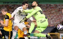 Wolverhampton 1-0 Leeds United: Bàn phản lưới đáng tiếc