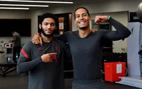 Virgil van Dijk & Joe Gomez nỗ lực tập luyện