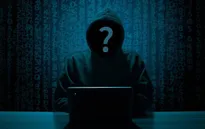Học theo cách hack trên YouTube, cậu bé 11 tuổi… tống tiền cha mình