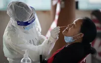 Hơn 106,6 triệu người mắc COVID-19 trên thế giới, Ấn Độ phát triển thêm 7 loại vaccine
