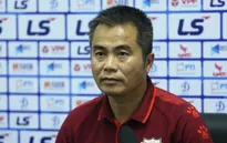 HLV Phạm Minh Đức chỉ trích trọng tài sau trận thua SHB Đà Nẵng