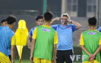 HLV trưởng Philippe Troussier hài lòng về tinh thần tập luyện của các cầu thủ ĐT U18 Việt Nam