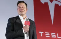 Elon Musk "chơi trội", thay đổi loạt chức danh tại Tesla