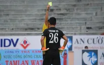 Không rút thẻ đỏ với thủ môn Cần Thơ, trọng tài có thể bị phạt