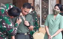 Manganang xúc động trong ngày được đổi tên và giới tính
