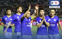 Hùng Dũng chấn thương kinh hoàng trong ngày CLB Hà Nội vươn lên ngôi đầu V.League 2021