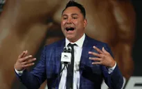 Huyền thoại Oscar De La Hoya quyết định thượng đài trở lại