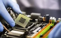 Thiếu hụt trầm trọng chip bán dẫn, ngành ô tô toàn cầu chao đảo