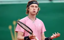 Tứ kết Barcelona mở rộng 2021: Rublev thua sốc Sinner, Tsitsipas dễ dàng đi tiếp