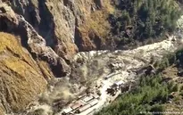 Vỡ sông băng ở dãy Himalaya, ít nhất 8 người thiệt mạng