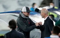 Zidane & Klopp khẩu chiến vì … sân nhà của Real Madrid