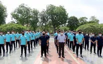ĐT Việt Nam dâng hương tại Đài tưởng niệm các Anh hùng liệt sĩ tượng đài Bắc Sơn