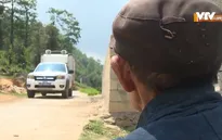 Phát thanh lưu động, tuyên truyền viên nhí đưa thông điệp về bầu cử đi khắp các bản làng