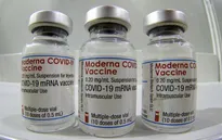Vaccine COVID-19 của Moderna có "hiệu quả cao" với trẻ em từ 12 - 17 tuổi